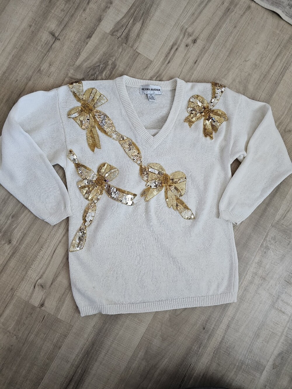 Victoria Jackson Cream Sequin Bow V-Neck Sweater Women's Size Medium